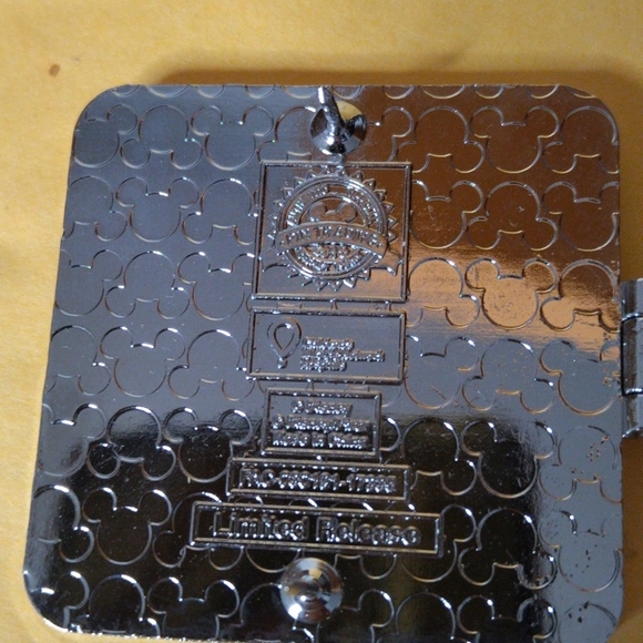 Disney Parks Pin Merida Princess 2018 Limited Release - Picture 4 of 4